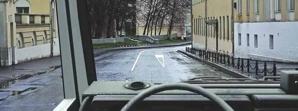 Билет №6, вопрос №5: Разметка в виде треугольника на полосе движения: