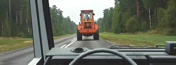 Билет №17, вопрос №5: Можно ли Вам выполнить обгон при наличии этой разметки?