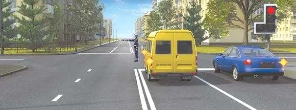 Билет №10, вопрос №6: Каким транспортным средствам разрешено продолжить движение?