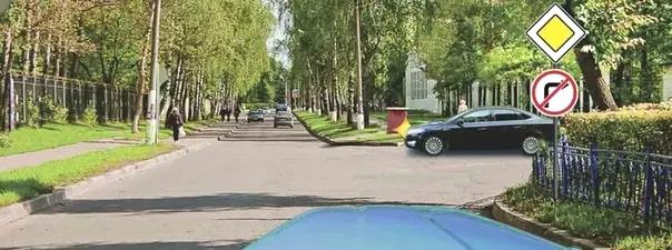 Билет №38, вопрос №7: Вы намерены остановиться сразу за перекрестком. В каком месте необходимо включить указатели правого поворота?