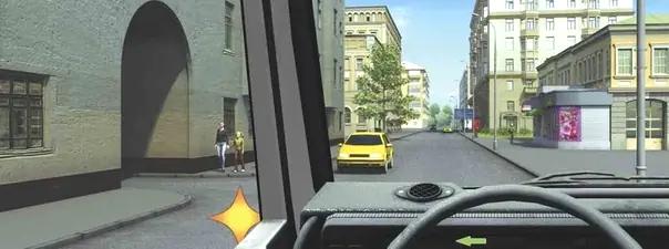 Билет №35, вопрос №8: Кому Вы должны уступить дорогу при повороте во двор?