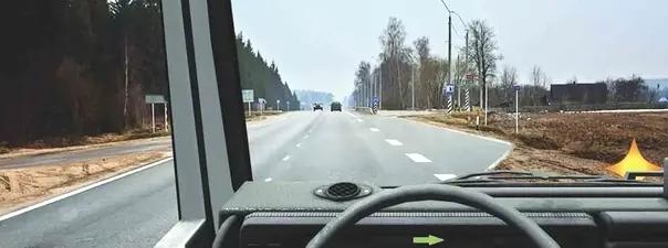 Билет №5, вопрос №9: Вам необходимо повернуть на примыкающую справа дорогу. Ваши действия?