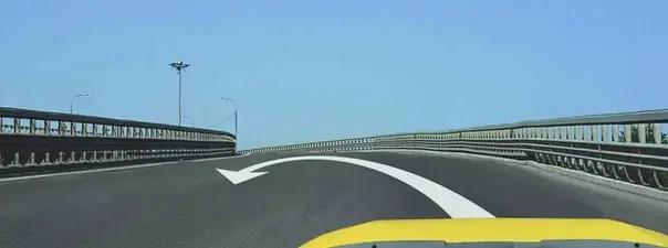 Билет №12, вопрос №9: Разрешено ли Вам выполнить разворот на мосту по указанной траектории, управляя маломестным автобусом?