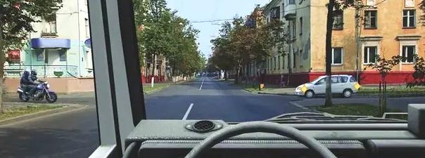 Билет №8, вопрос №14: Вы намерены продолжить движение в прямом направлении. Ваши действия?