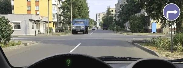 Билет №25, вопрос №7: Обязаны ли Вы включить указатели поворота в данной ситуации?