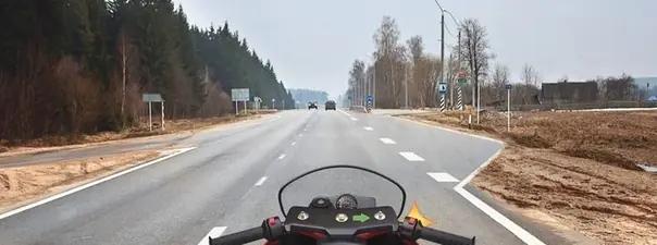 Билет №5, вопрос №9: Вам необходимо повернуть на примыкающую справа дорогу. Ваши действия?