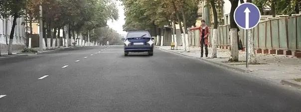 Билет №28, вопрос №9: Разрешено ли водителю движение задним ходом для посадки пассажира на этом участке дороги?