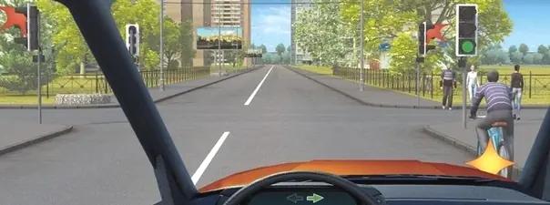 Билет №1, вопрос №13: При повороте направо Вы должны уступить дорогу: