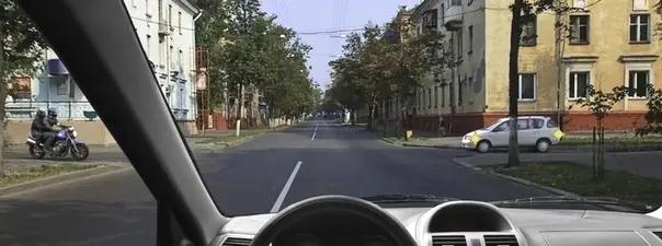 Билет №8, вопрос №14: Вы намерены продолжить движение в прямом направлении. Ваши действия?