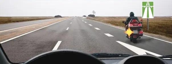 Билет №2, вопрос №15: Обязан ли водитель мотоцикла уступить Вам дорогу?