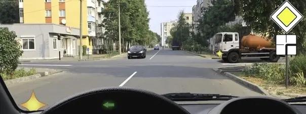 Билет №28, вопрос №15: Вы намерены развернуться. Кому Вам необходимо уступить дорогу?