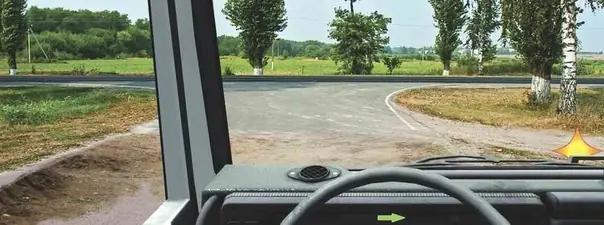 Билет №3, вопрос №1: Выезжая с грунтовой дороги на перекресток, Вы попадаете: